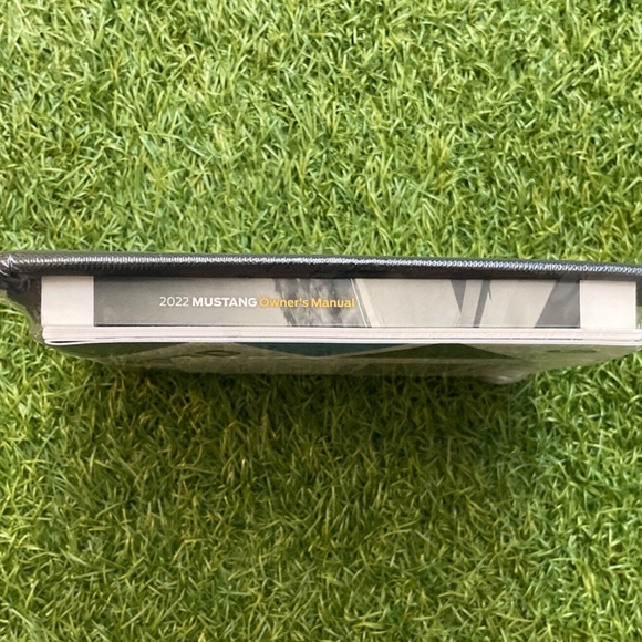 2022 Ford MUSTANG Coupe & Convertible Owners Manual - Picture 5 of 7